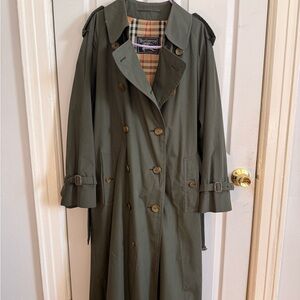 Vintage Burberrys of London Green Trench Coat | Size 36 | Raglan | Heritage Fit